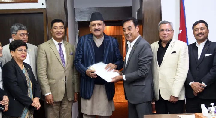 करको दायरा बढाउन अर्थमन्त्रीसमक्ष चेम्बरको आग्रह