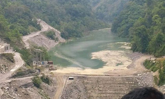 अरुण नदी आठ घण्टापछि बग्न थाल्यो