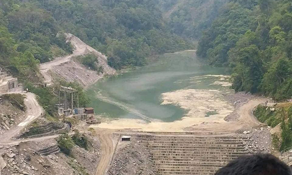 अरुण नदी आठ घण्टापछि बग्न थाल्यो