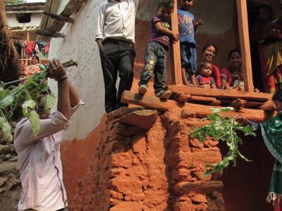 बिसुपर्व मनाउन घर फर्कँदै नेपाली