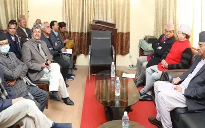 धुम्बाराहीमा कांग्रेस पदाधिकारी बैठक जारी