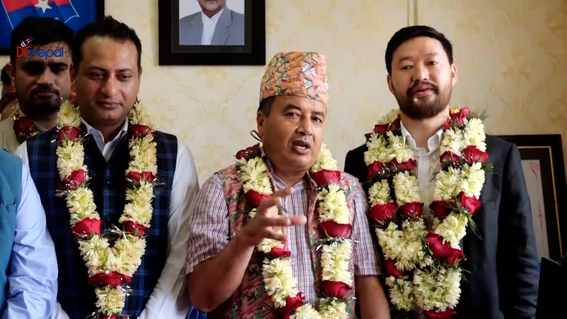 एमाले एक्लै बहमत पार्टी बनाउन क्रियाशिल हुनू: महेश बस्नेत (भिडियो)