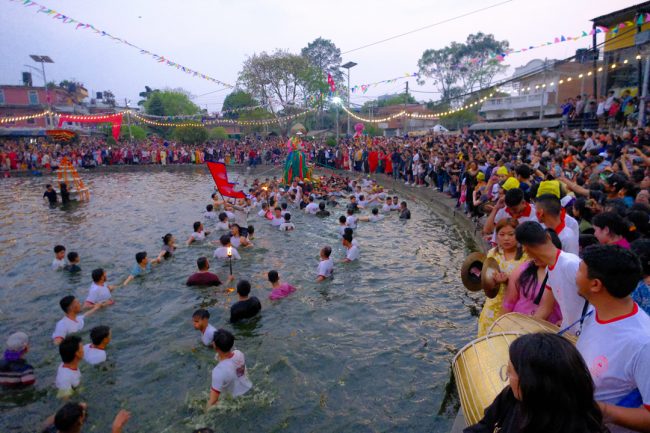 गहनापोखरीमा गहना खोज्ने जात्रा [ फाेटाेफिचर ]
