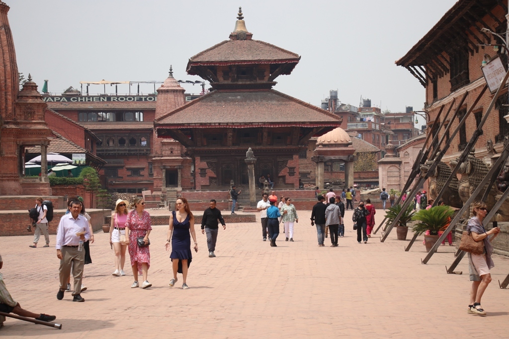 भक्तपुरमा बढ्न थाल्यो पर्यटकको चहलपहल
