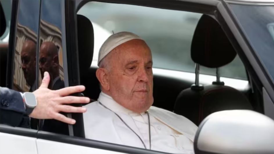 पोप फ्रान्सिस अस्पतालबाट डिस्चार्ज, भने– म अझै जीवित छु