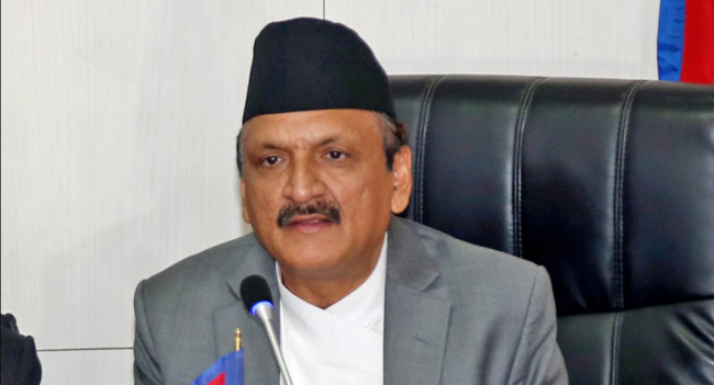 राजस्वको लक्ष्य प्राप्तिका लागि गम्भीर भएर लाग्नुहोस् : अर्थमन्त्री