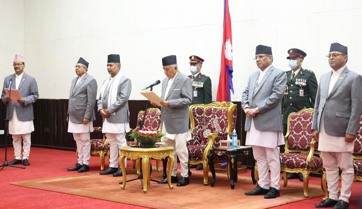 परराष्ट्रमन्त्रीमा एनपी साउदले लिए पद तथा गोपनीयताको शपथ