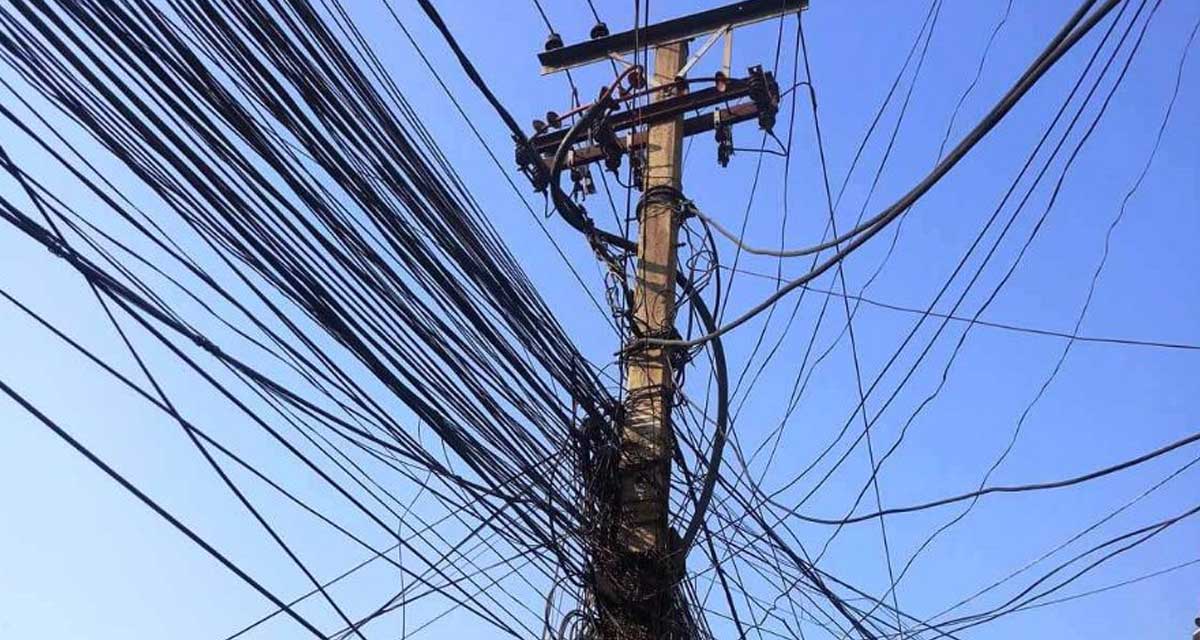 अव्यवस्थित तार हटाउन नगरपालिकाको निर्देशन