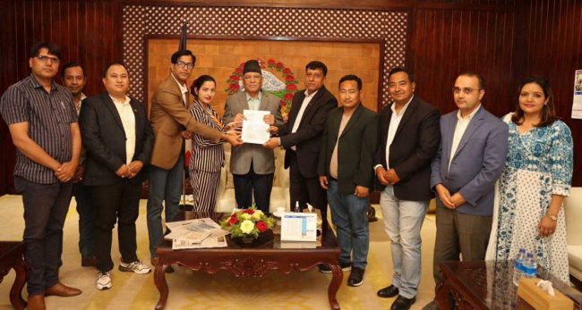 लगानीकर्ताहरूले प्रधानमन्त्रीलाई बुझाए ६ बुँदे ज्ञापनपत्र