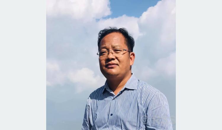 होसियार ! खोसिँदैछ अधिकार