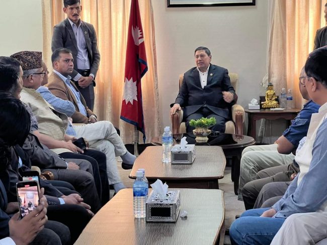 कांग्रेसका नेतासँग गृहमन्त्री श्रेष्ठले भने- भ्रष्टाचारको नेक्सस् नतोडेसम्म राष्ट्र बन्दैन