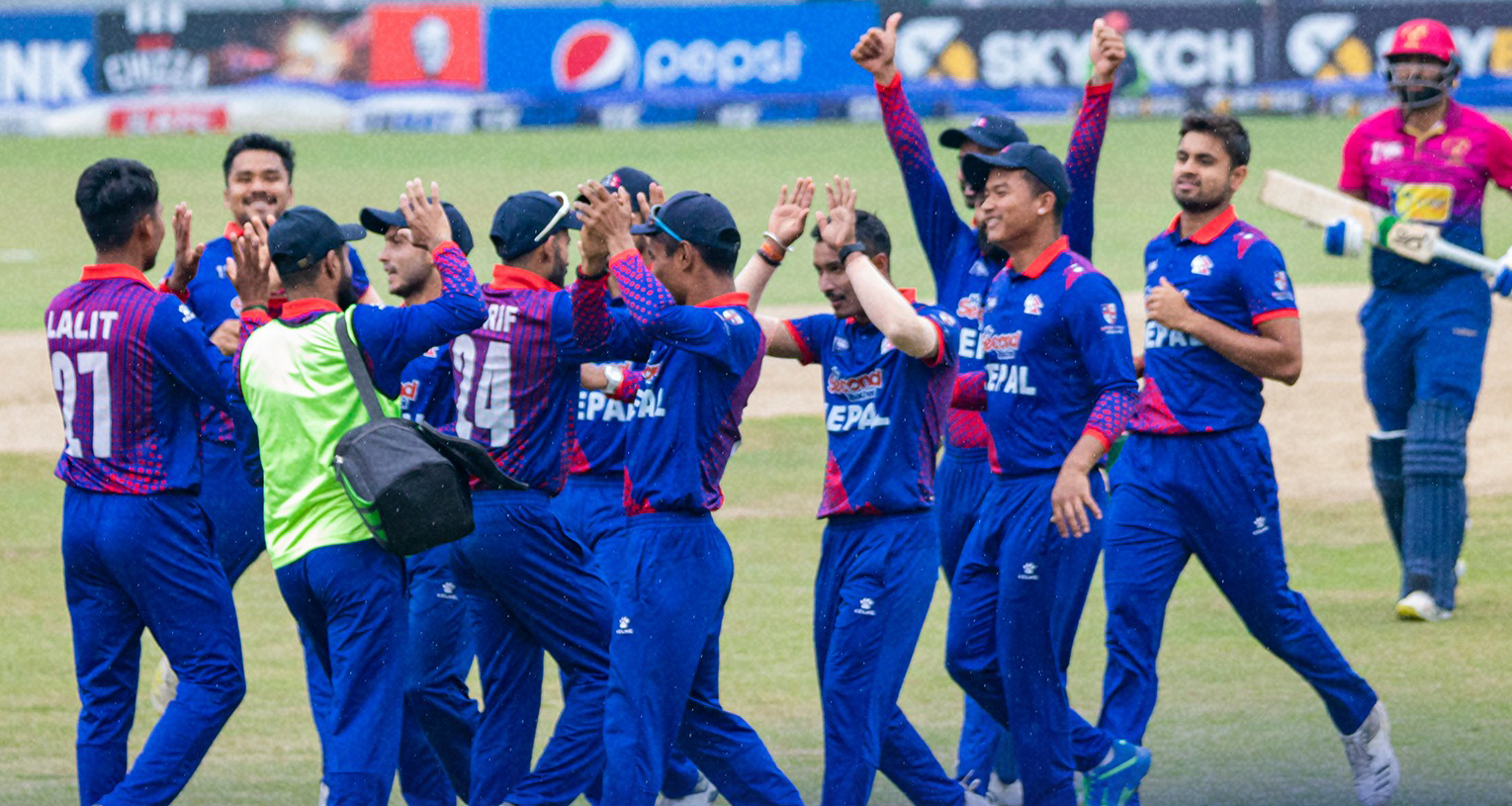 युएइले छैटौं विकेट गुमायो