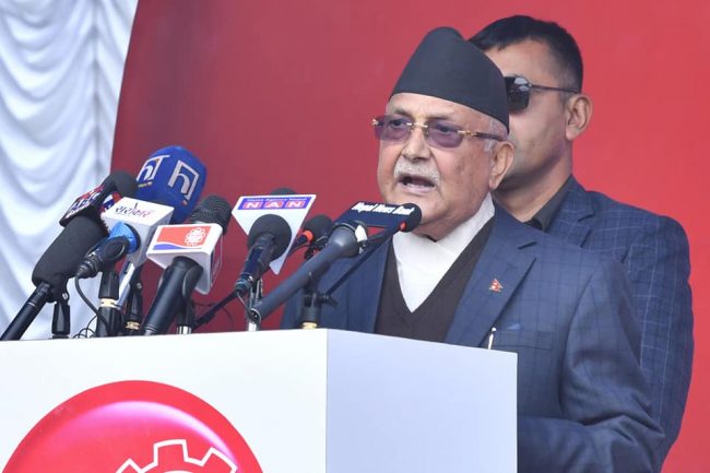 अहिले पनि ठूला उद्योग बन्द गराउन खोजिँदै छः केपी ओली