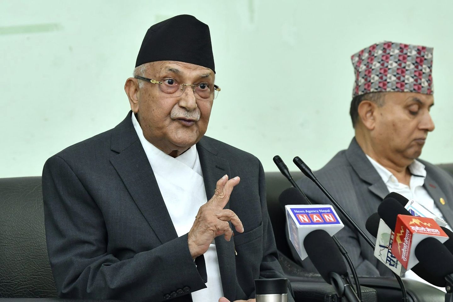 सरकार कुनै पनि ढंगले राष्ट्रप्रति जिम्मेवार देखिएनः केपी ओली