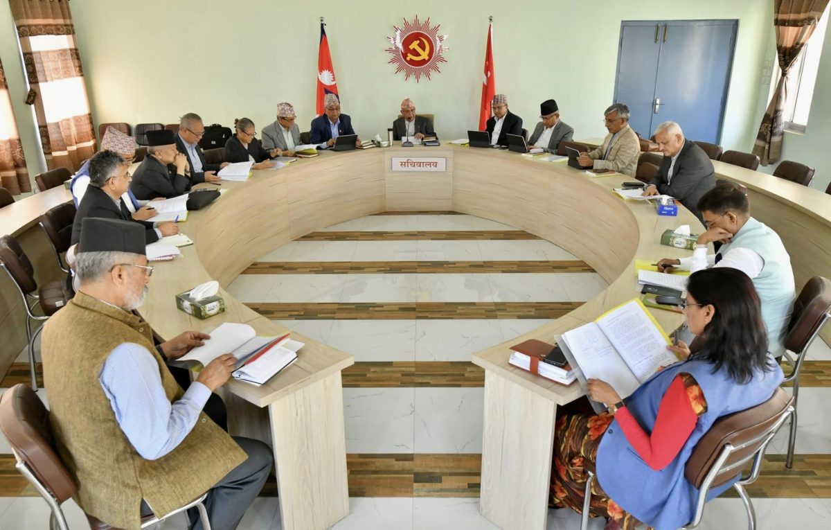 एमालेले नक्कली शरणार्थी प्रकरण अनुसन्धानमा सघाउने, रायमाझीलाई तत्काल कारबाही नगर्ने