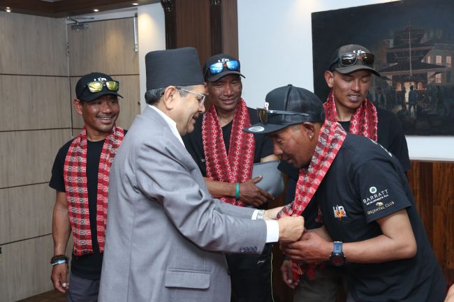 हरि बुढामगरको विश्वकीर्तिमान आरोहणको क्षेत्रमा प्रेरणादायी बन्नेछ : सभामुख घिमिरे