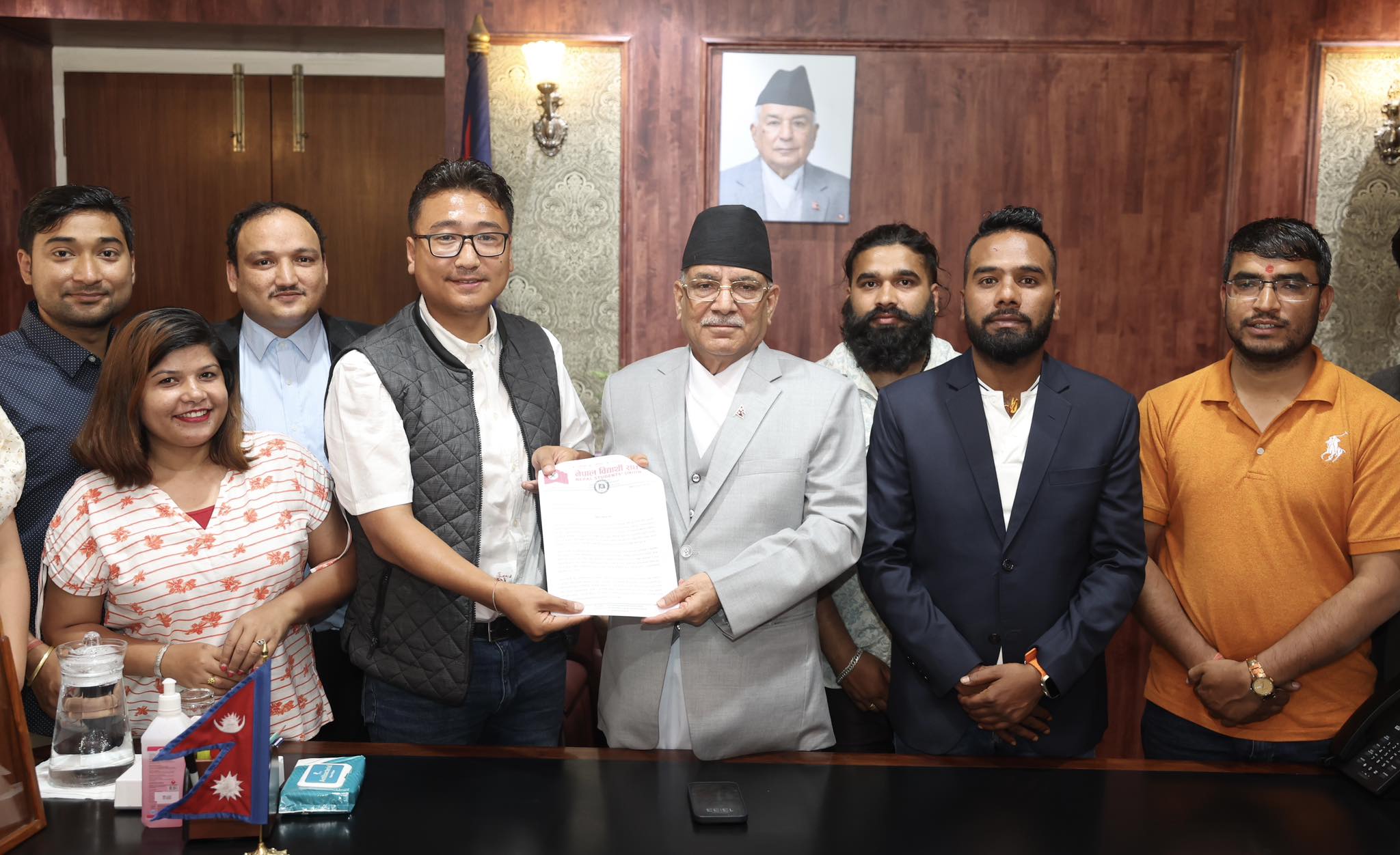 नेविसंंघले प्रधानमन्त्रीलाई  भन्याे-भ्रष्टाचारविरुद्धकाे कदमलाई साथ छ