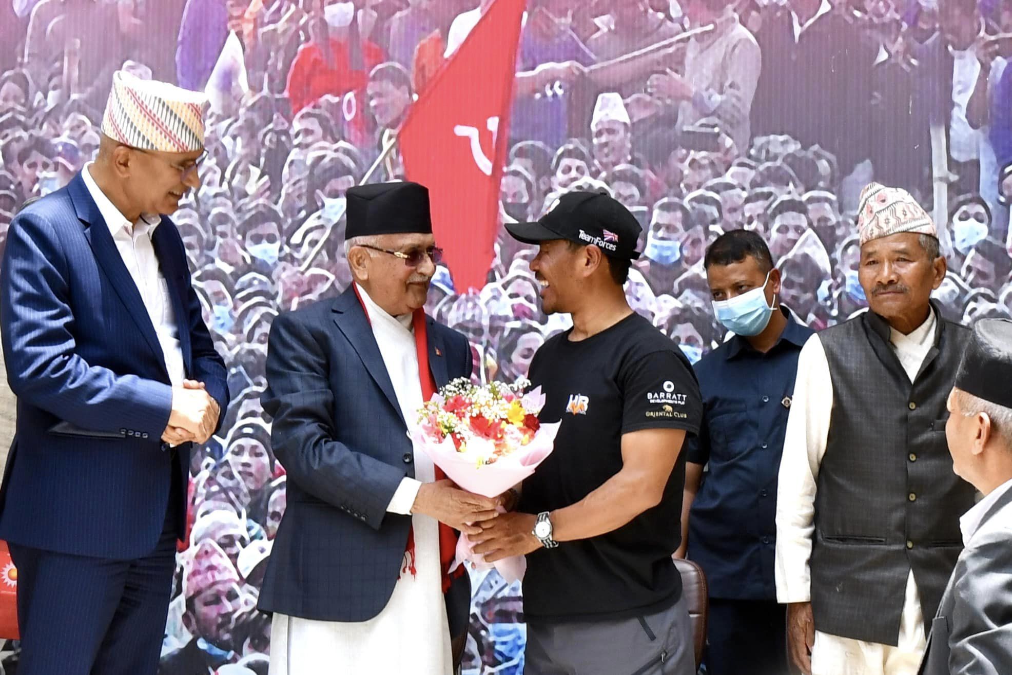 कीर्तिमान आरोही हरि बुढामगरलाई एमालेको सम्मान