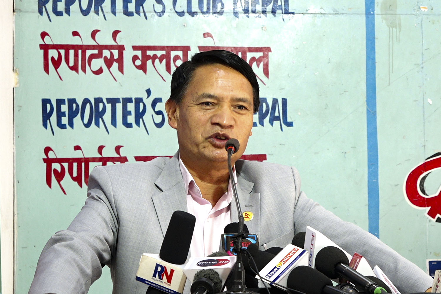 एमाले नेताको प्रश्नः टोपबहादुरजी कतै गैरन्यायिक हिरासतमा पो हुनुहन्छ कि?