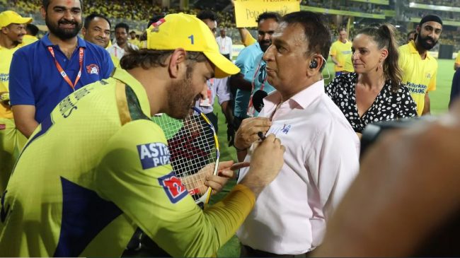 धोनीका लागि सुनिल गावस्करले किन आँसु बगाए ?