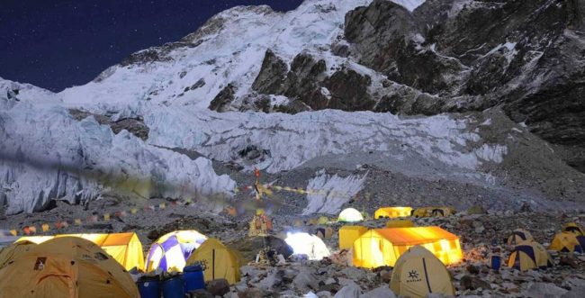 मकालु आधार शिविर क्षेत्रमा वर्षा र हिमपात, पर्यटकलाई सचेत रहन आग्रह