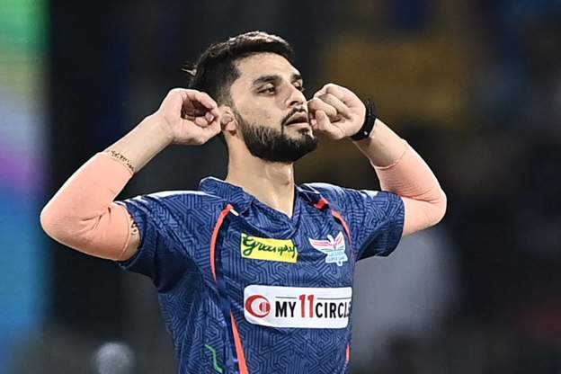 नवीन उल हकले कान बन्द गर्दा सुनिल गावस्करलाई किन निशाना बनाइयो ?