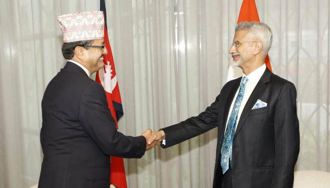 भारतीय विदेश मन्त्रीले भेटे परराष्ट्र मन्त्री साउदलाई