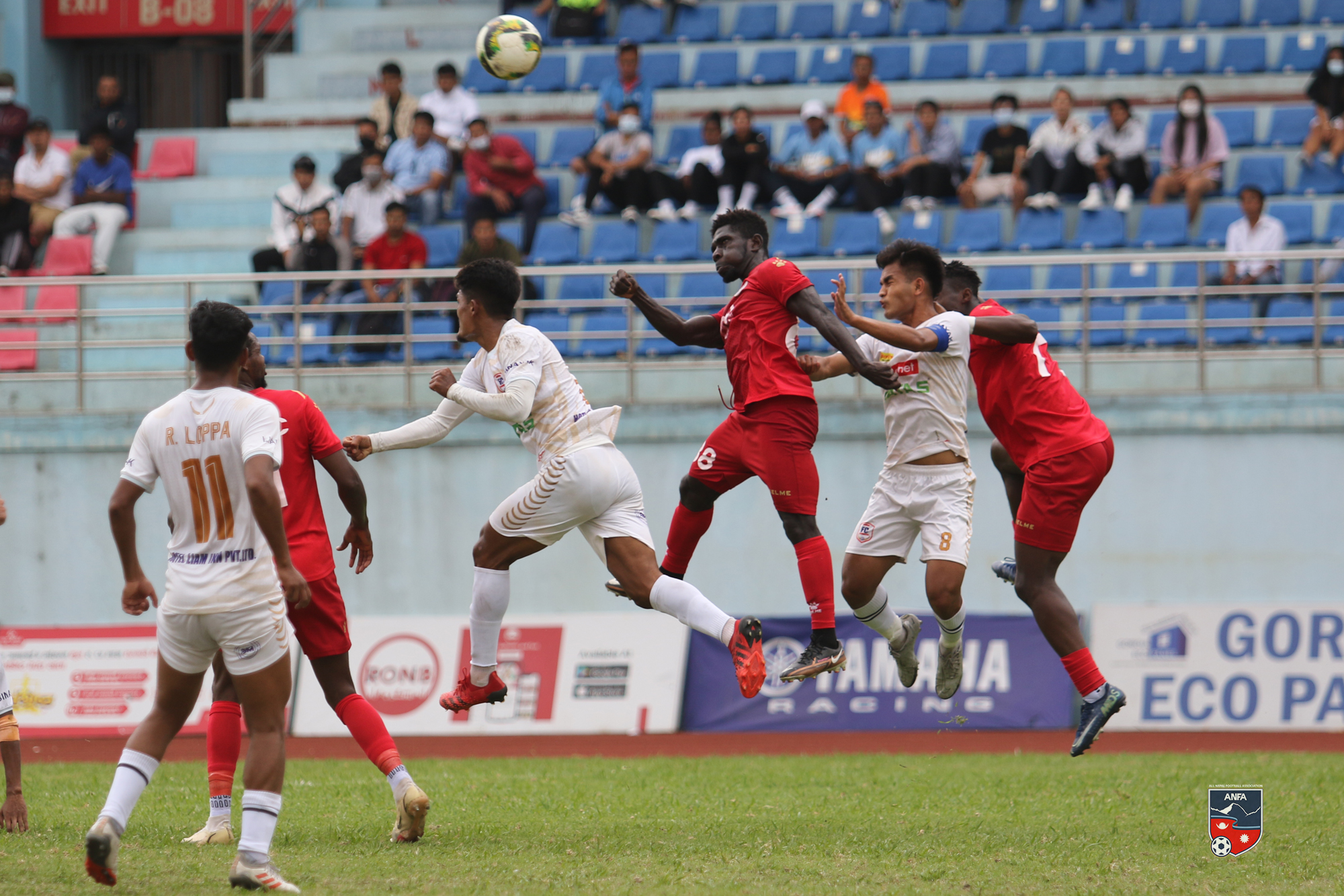 पुलिसले खुमलटारलाई पराजित गर्‍यो