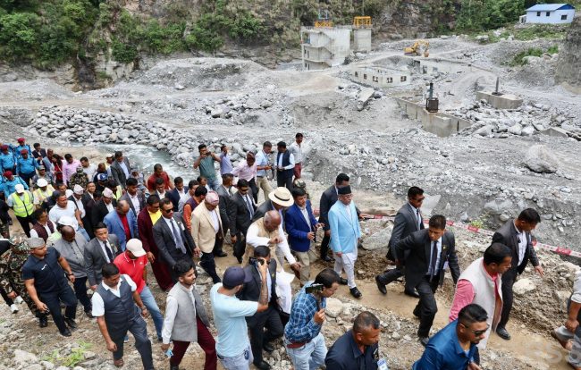 हेलम्बुले काठमाडौँबासीलाई लगाएको गुन तिर्ने प्रधानमन्त्रीको प्रतिबद्धता