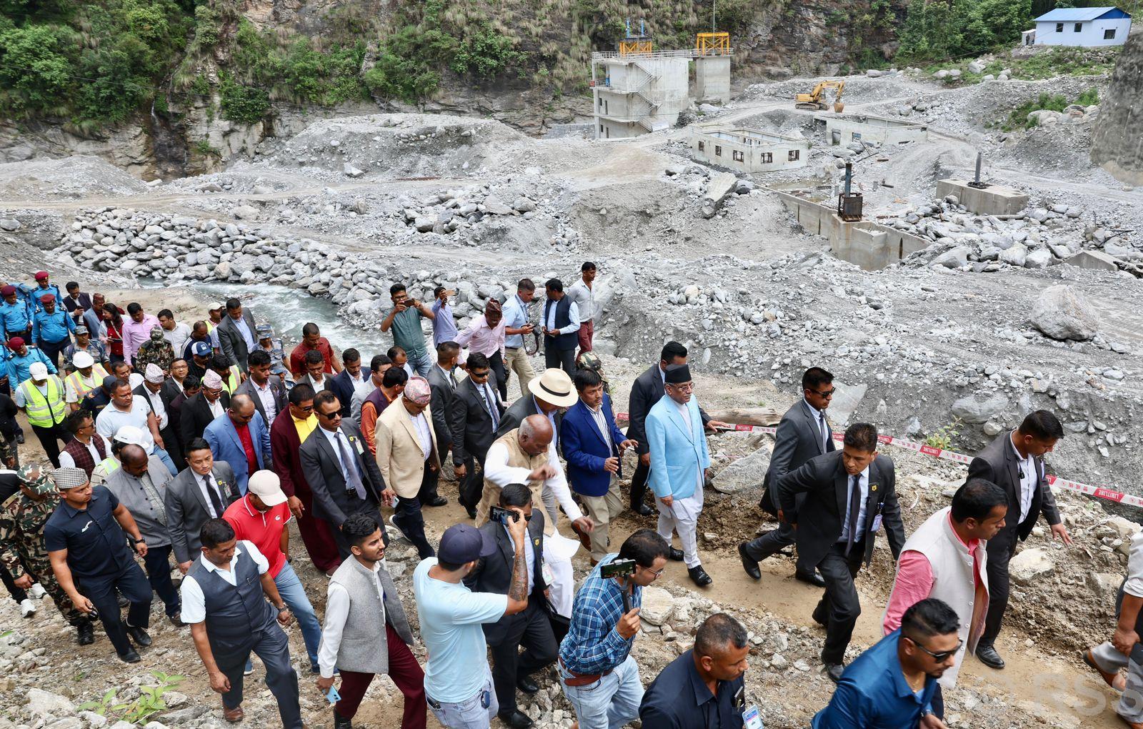 हेलम्बुले काठमाडौँबासीलाई लगाएको गुन तिर्ने प्रधानमन्त्रीको प्रतिबद्धता