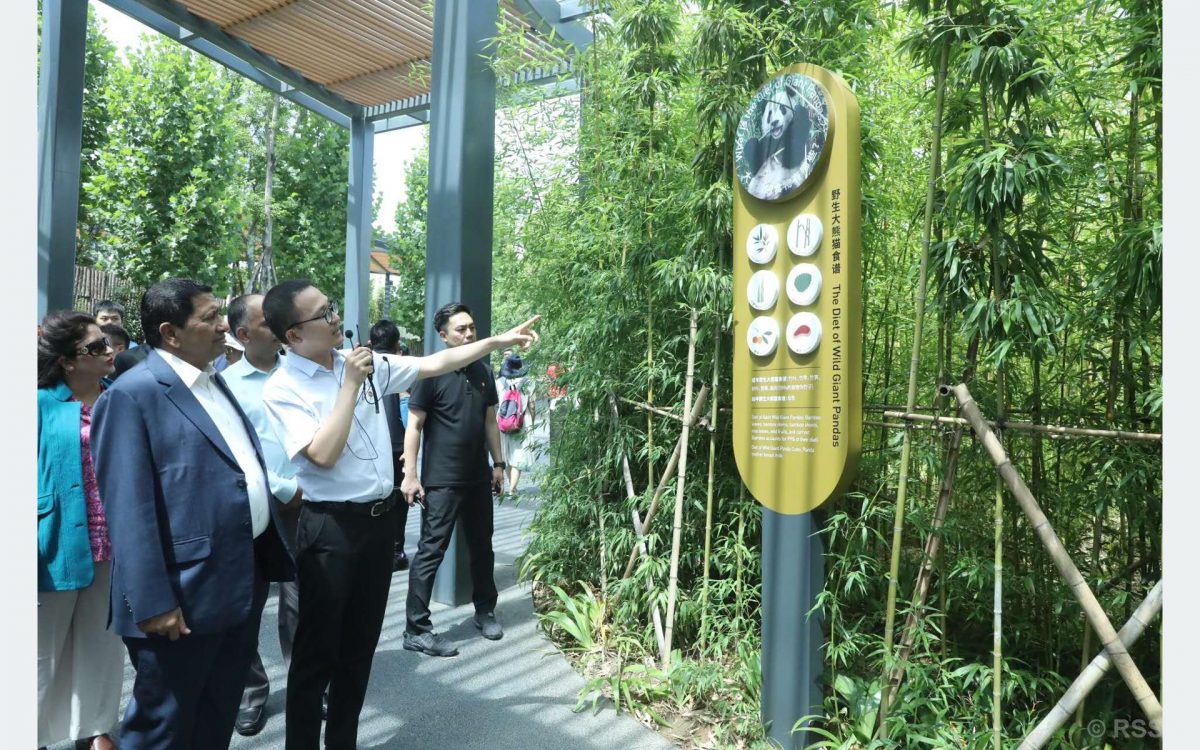 उपप्रधानमन्त्री श्रेष्ठद्वारा चीनको पाण्डा प्रजनन केन्द्रको अवलोकन