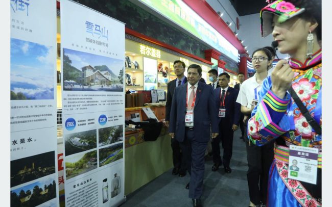 उपप्रधानमन्त्री श्रेष्ठद्वारा छेन्दुमा अन्तर्राष्ट्रिय मेला अवलोकन