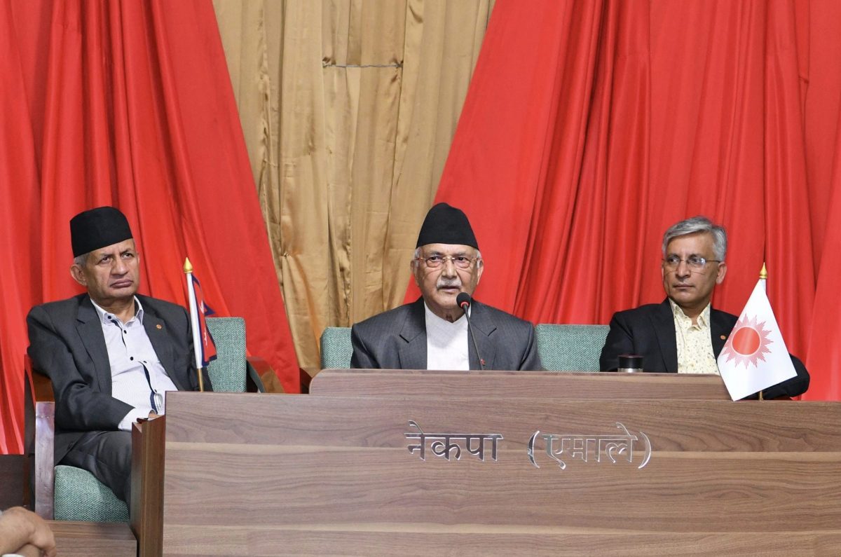 बजेट सच्याउन बाध्य पार्नेगरी सशक्त विरोध गर्न प्रदेश सांसदलाई ओलीको निर्देशन