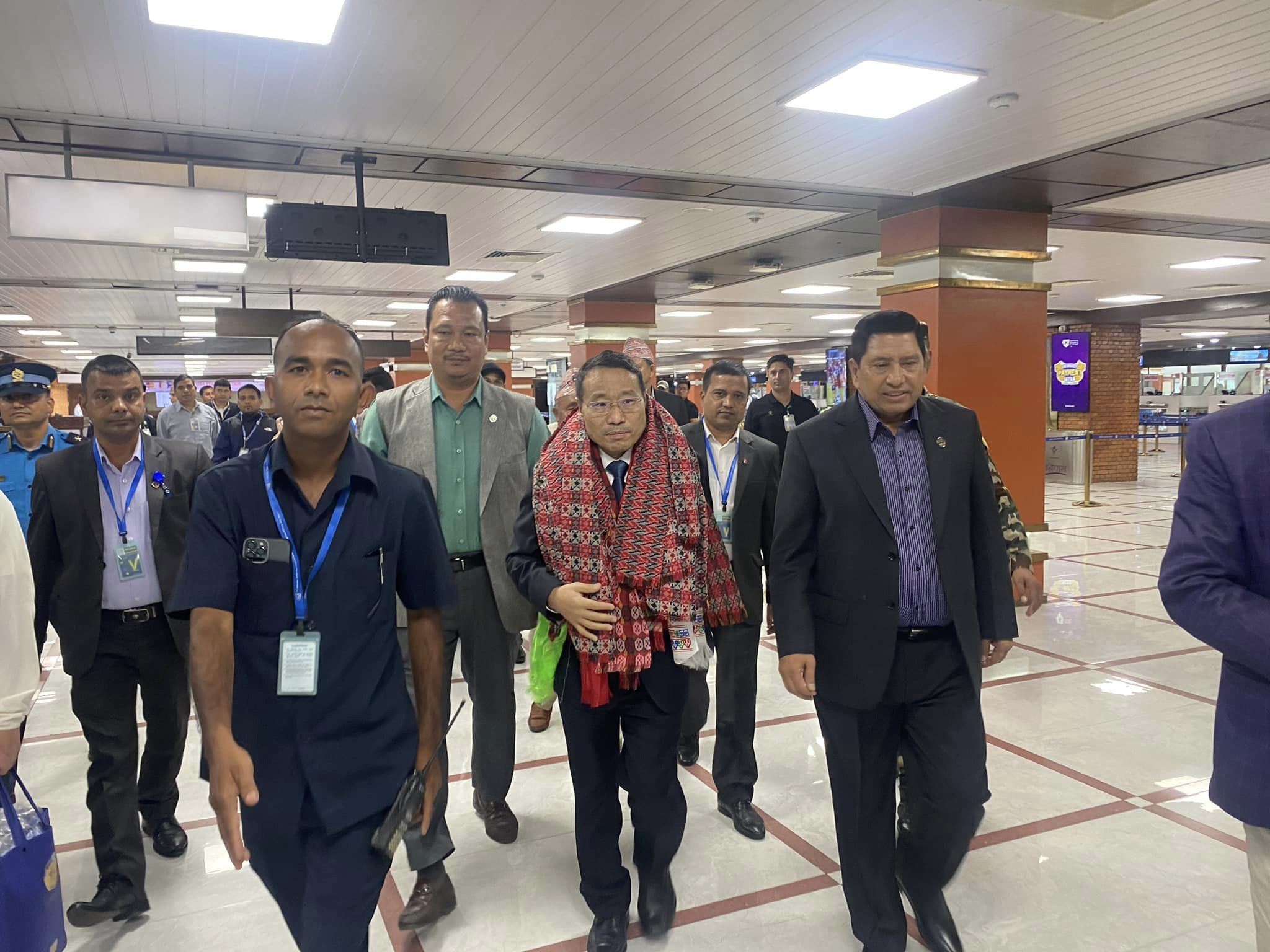 चार महिनाको उपचारपछि चीनबाट फर्किए वर्षमान पुन