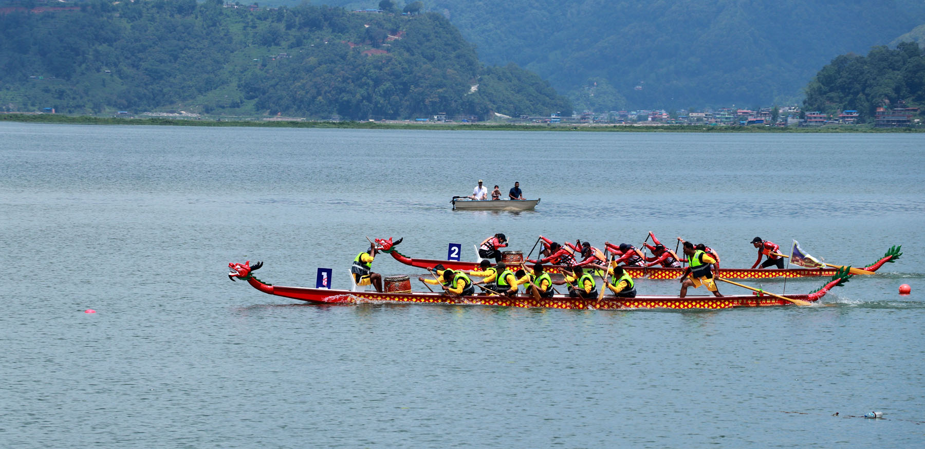 नेपाल–चीन फ्रेण्डसीप ‘ड्रागन बोट रेस’: नेपाल र चीनका दुई–दुई टोली अघिल्लो चरणमा