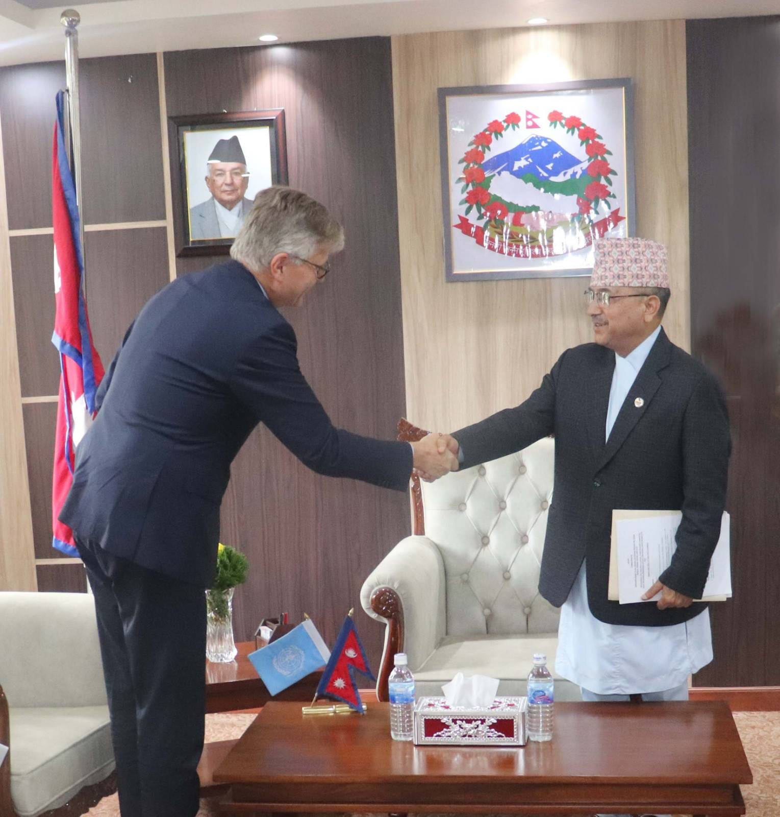 रक्षामन्त्री खड्कासँग संयुक्त राष्ट्रसङ्घका उपमहासचिवको भेट