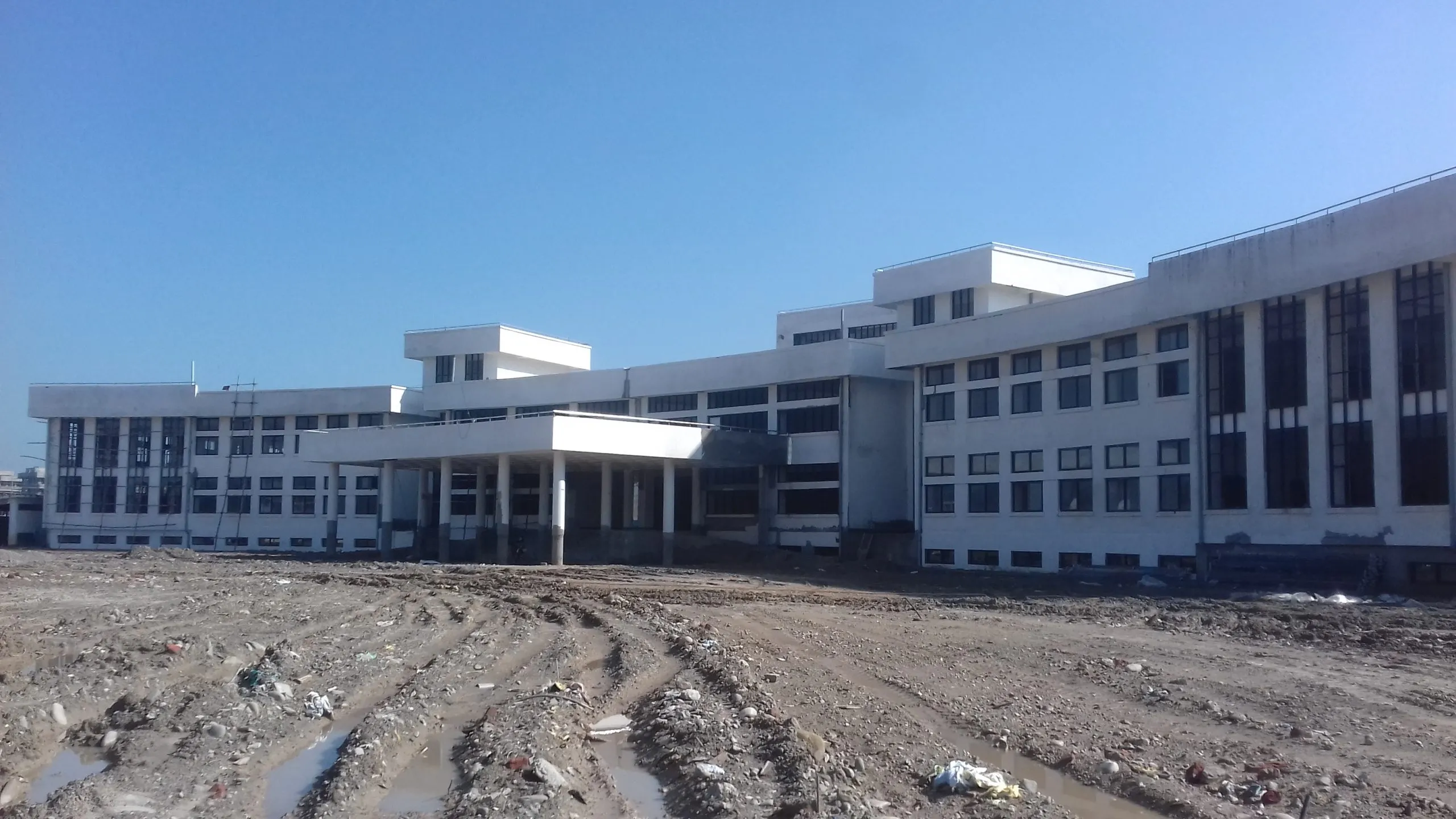 सहिद दशरथ चन्द विश्वविद्यालयमा उपकुलपति र रजिष्ट्रार नियुक्त