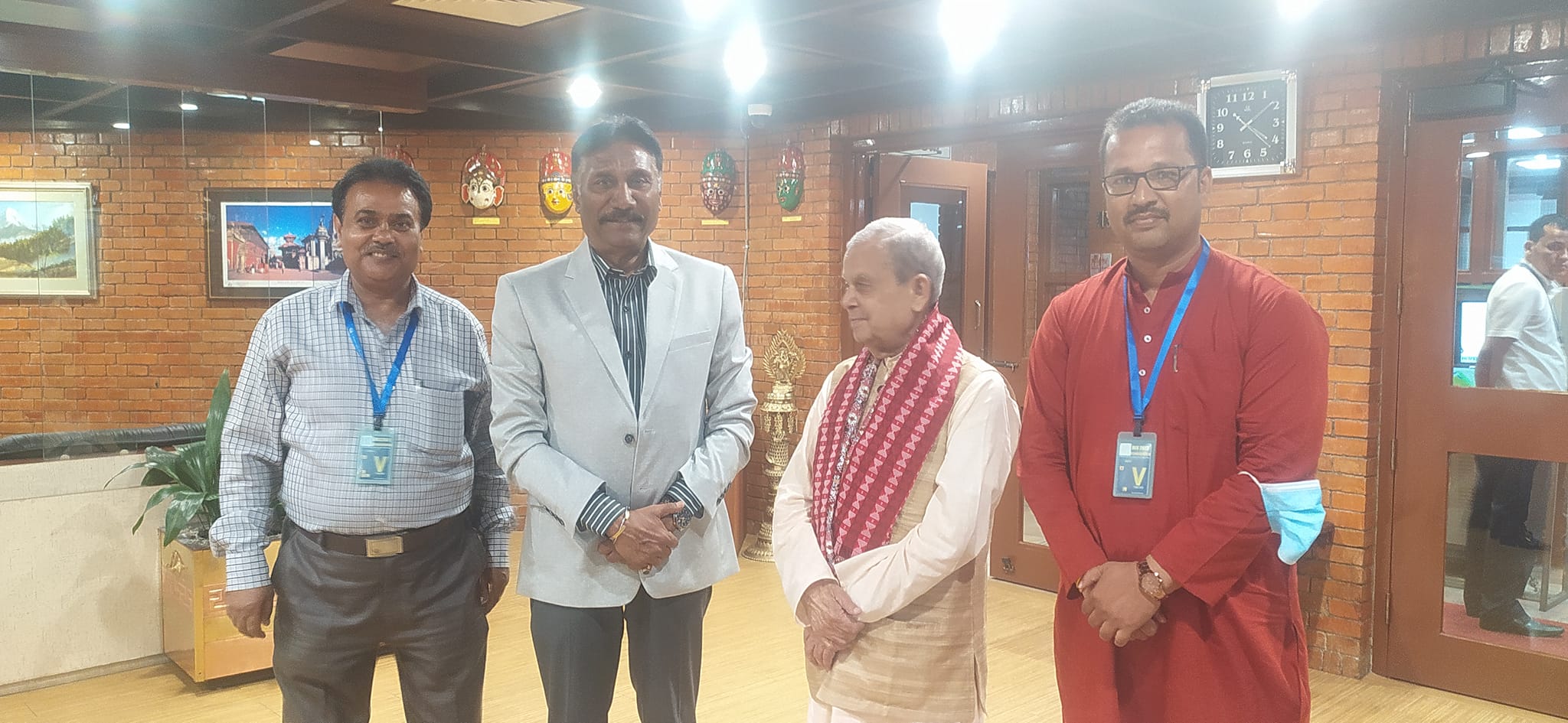 दिल्लीबाट फर्के महन्थ ठाकुर