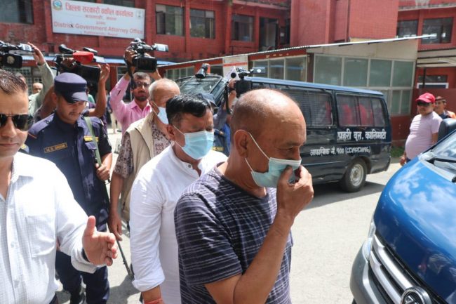 बालुवाटार जग्गा प्रकरणमा पक्राउ परेकालाई सरकारी वकिलको कार्यालय लगियो