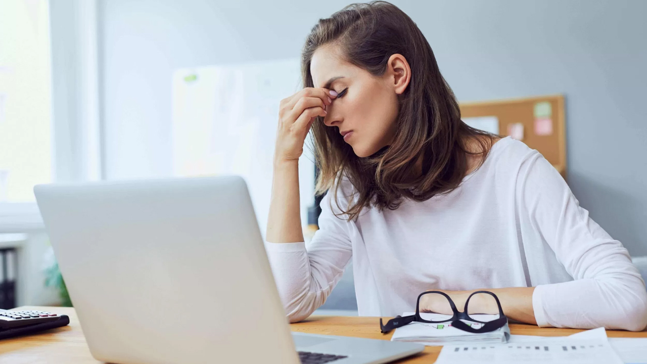 तनावले गर्दा काममा ध्यान नै जाँदैन? खानुहोस् यी कुराहरु