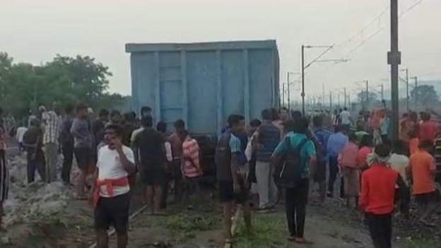 ओडिशामा फेरि रेल दुर्घटना, रेलले किचेर थुप्रै मजदुरहरूको मृत्यु