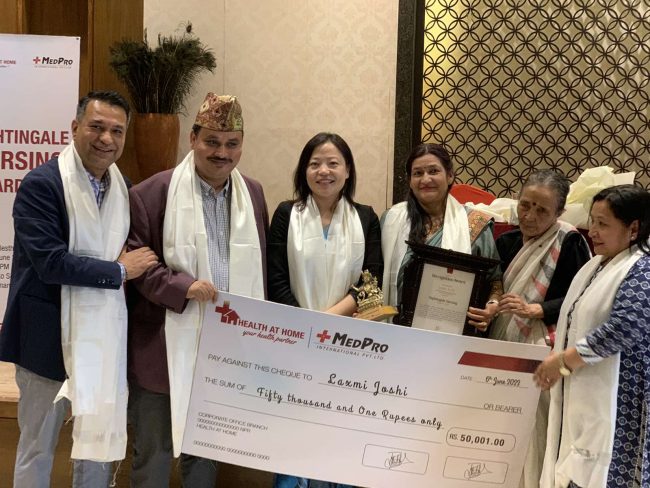 ‘नर्सिङ अवार्ड–२०२३’ बाट बीर अस्पताल अन्कोलोजी विभागकी प्रमुख नर्स जोशी सम्मानित