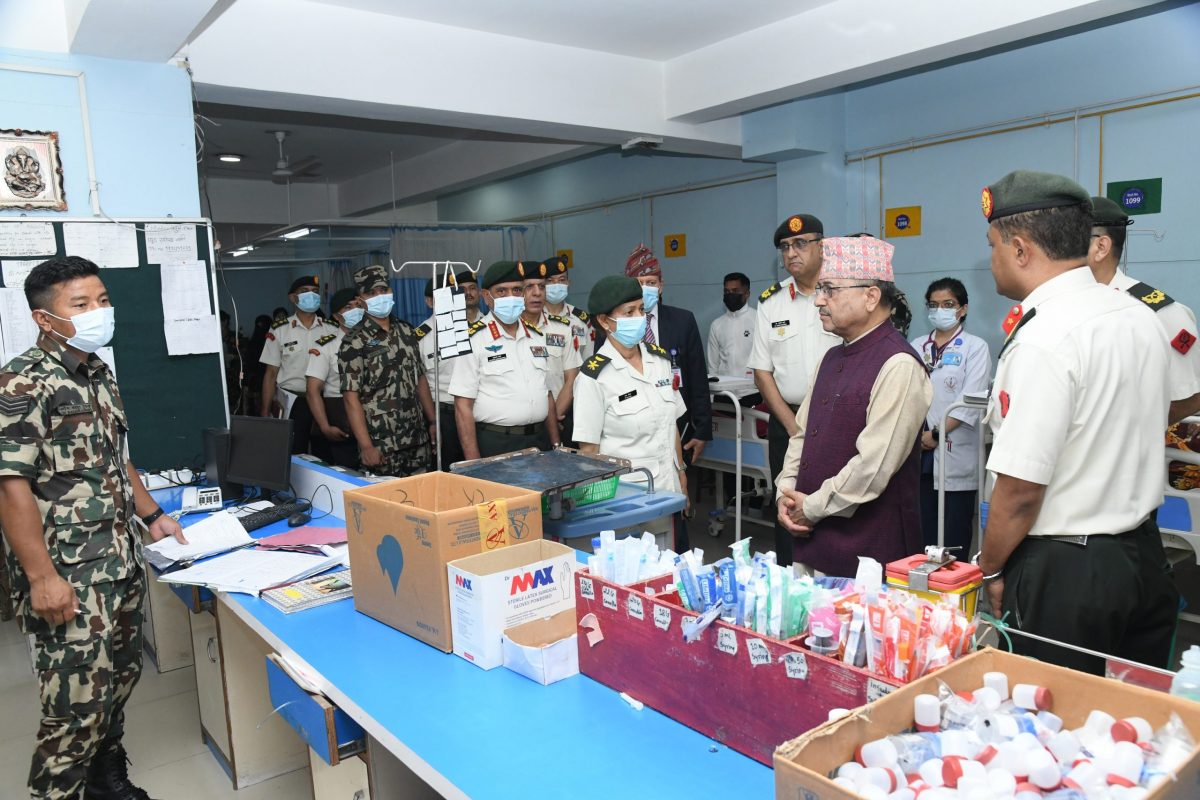 उपप्रधान तथा रक्षामन्त्री खड्का अस्पतालबाट डिस्चार्ज