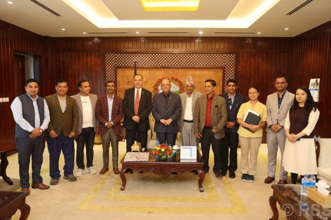 इलाम स्वास्थ्य विज्ञान प्रतिष्ठानको प्रक्रिया थाल्छौँः प्रधानमन्त्री