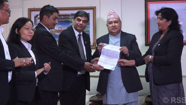 पेशीमा स्वचालित प्रणाली लागू गर्न आग्रह गर्दै प्रधानन्यायाधीशलाई बारको ध्यानाकर्षणपत्र