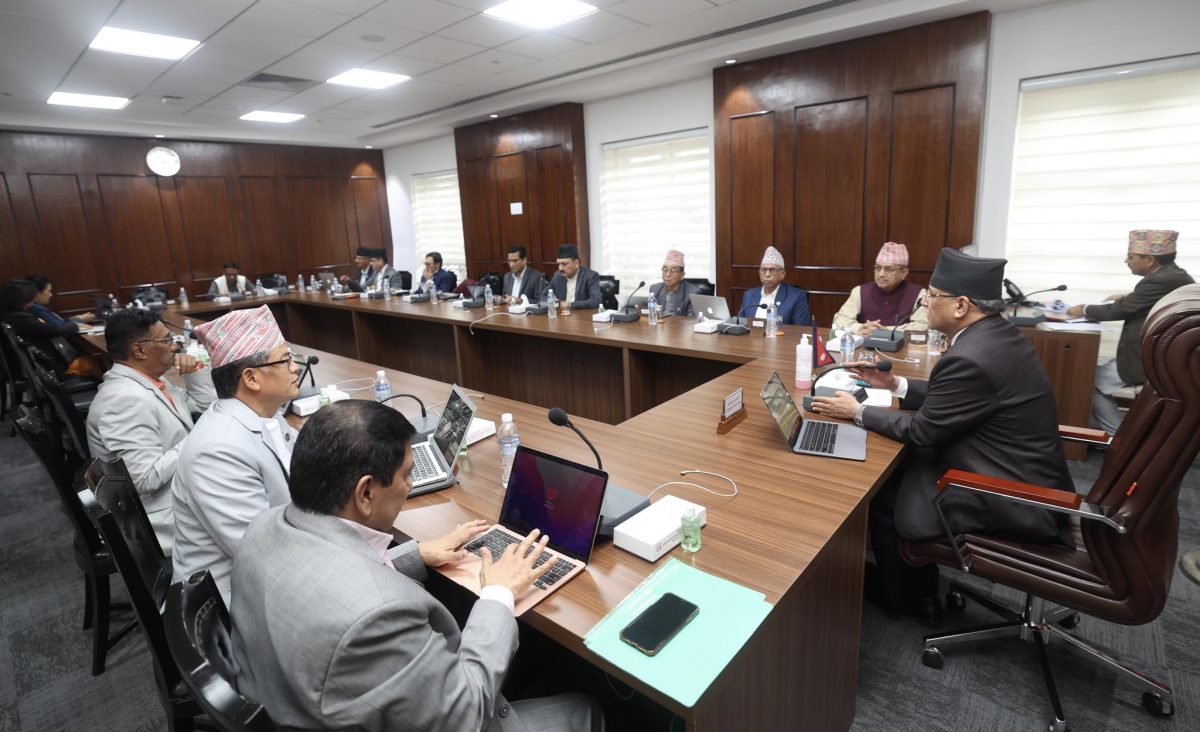 सिंहदरबारमा मन्त्रिपरिषद् बैठक जारी