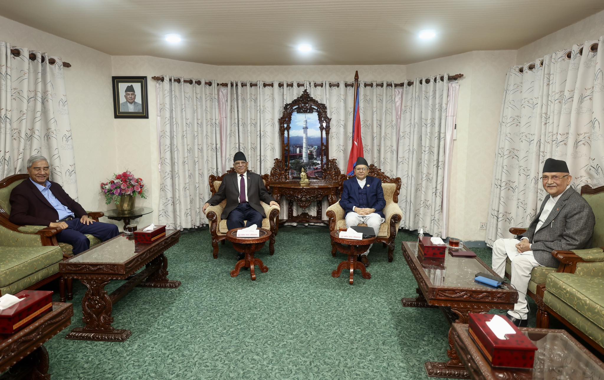 सभामुख घिमिरेसहित तीन दलका शीर्ष नेताहरुको बैठक जारी