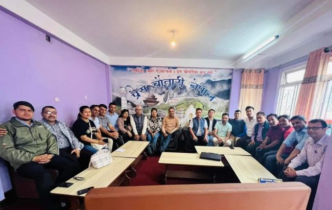 गृहमन्त्री श्रेष्ठ बिरुद्ध पत्रकारहरु आन्दोलनमा उत्रँदै, बस्नेत साइबर ब्युरो नजाने