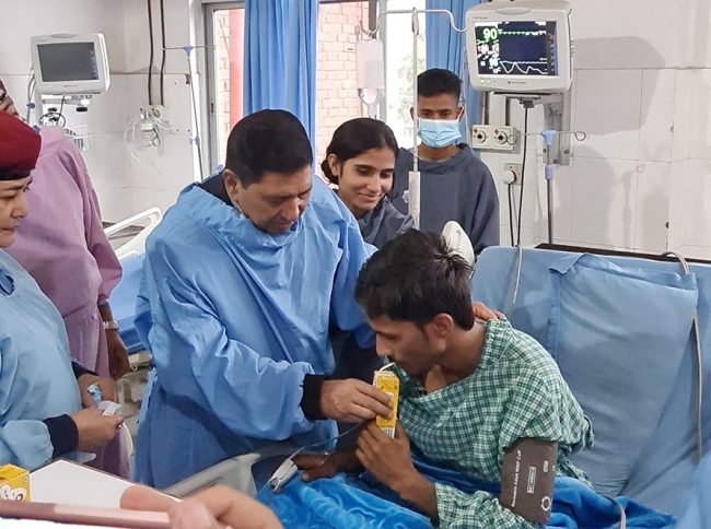 वीरेन्द्र जैसीले अनशन तोडे, उपचारको जिम्मा लिने गृहमन्त्रीको प्रतिबद्धता