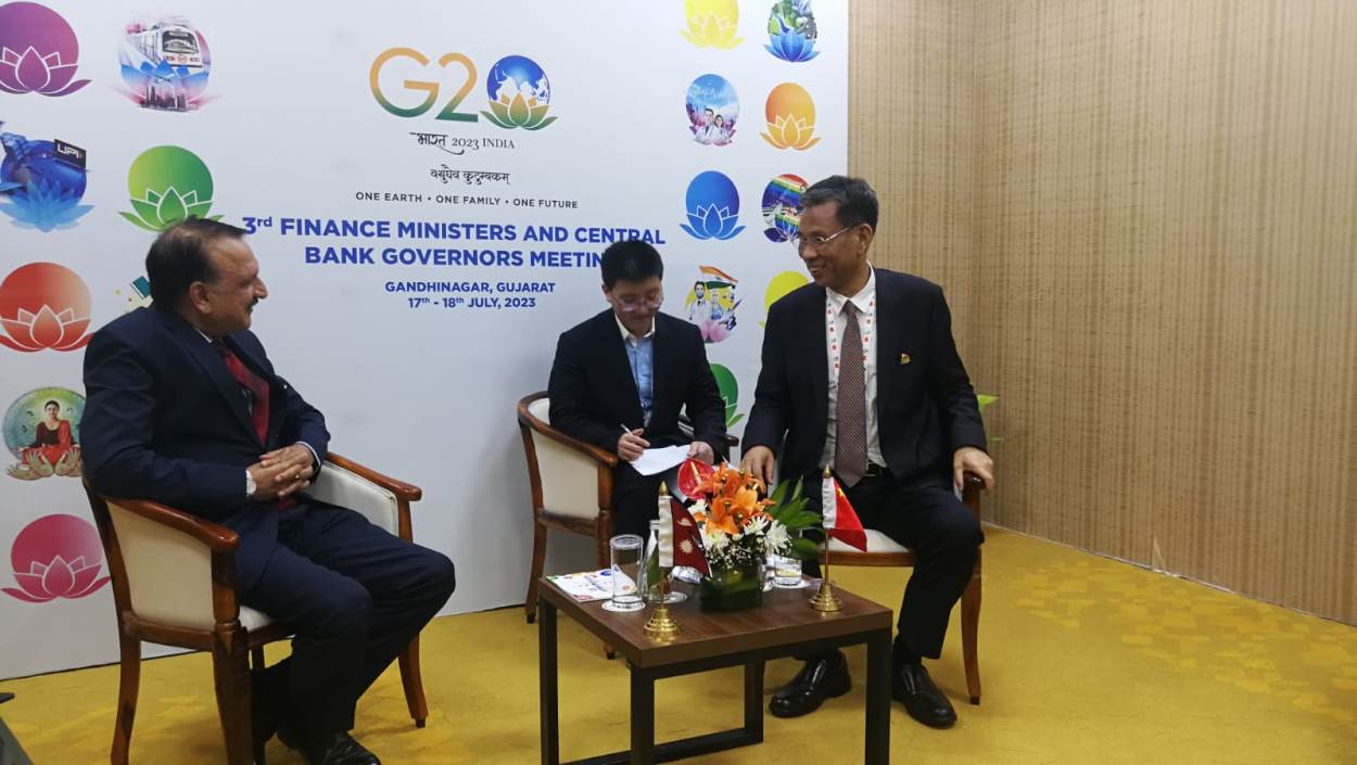 अर्थमन्त्री डा. महत र चिनियाँ अर्थमन्त्री लिउ कुनबीच भारतमा भेटवार्ता